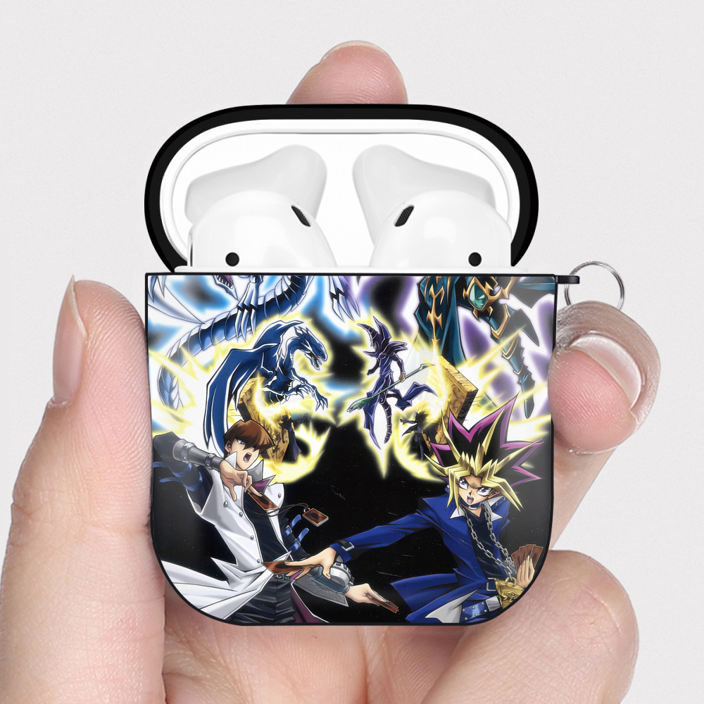 （画像用） 遊☆戯☆王 Yu-Gi-Oh! AirPods 第2世代保護ケース ハードシェル ブラック 耐衝撃・防指紋・カラビナ付き