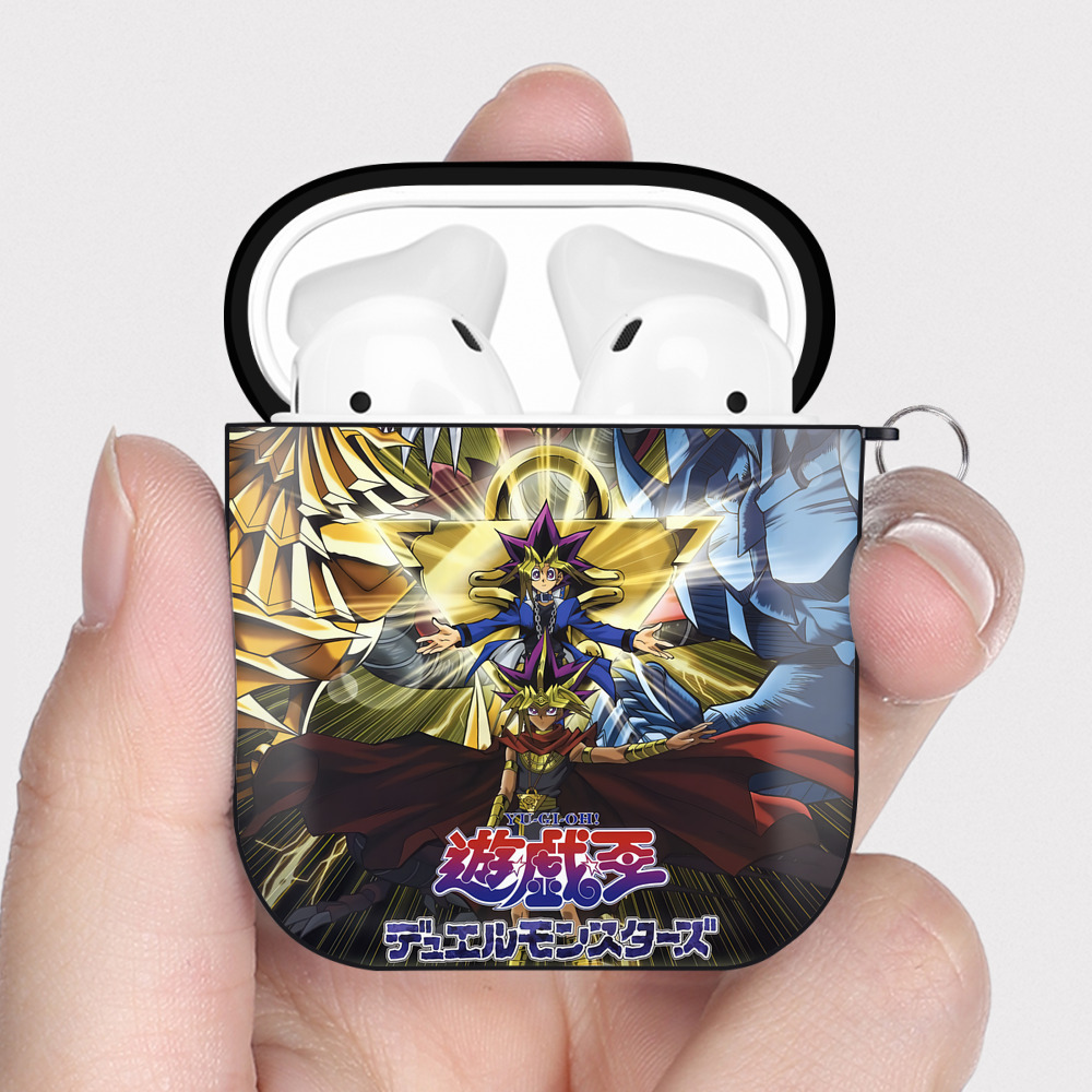 （画像用） 遊☆戯☆王 Yu-Gi-Oh! AirPods 第2世代保護ケース ハードシェル ブラック 耐衝撃・防指紋・カラビナ付き