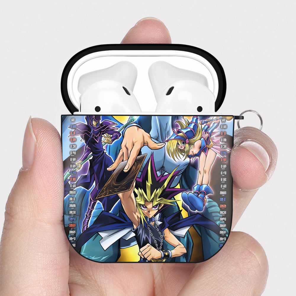 （画像用） 遊☆戯☆王 Yu-Gi-Oh! AirPods 第2世代保護ケース ハードシェル ブラック 耐衝撃・防指紋・カラビナ付き