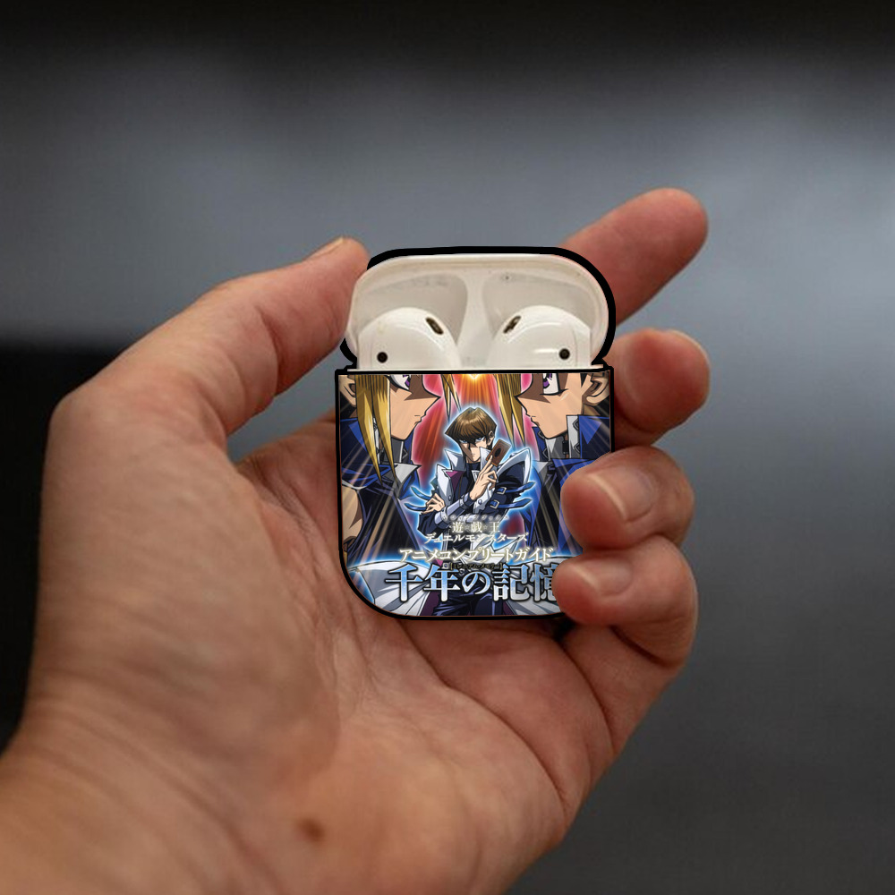 遊☆戯☆王 Yu-Gi-Oh! AirPods 第2世代保護ケース ハードシェル ブラック 耐衝撃・防指紋・カラビナ付き
