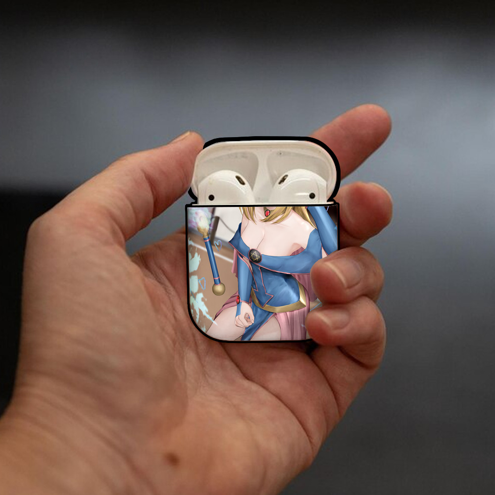 遊☆戯☆王 Yu-Gi-Oh! AirPods 第2世代保護ケース ハードシェル ブラック 耐衝撃・防指紋・カラビナ付き