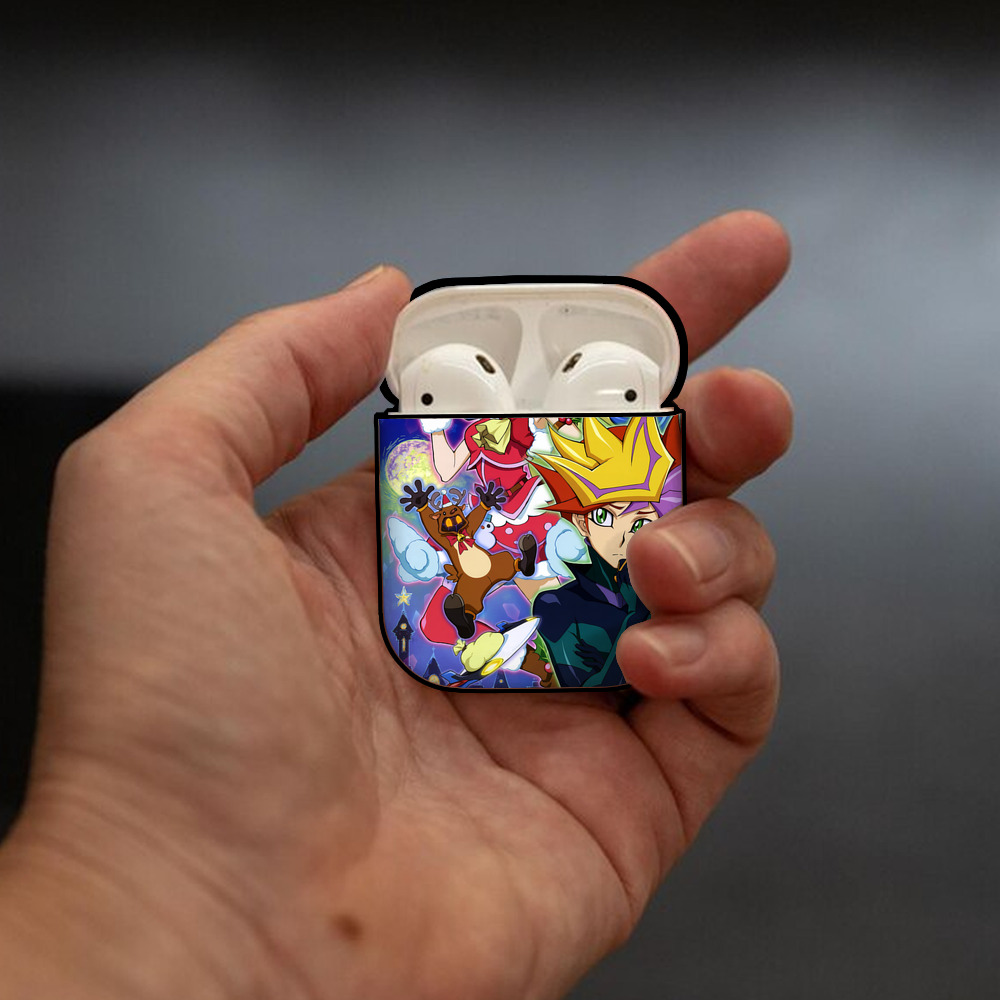 遊☆戯☆王 Yu-Gi-Oh! AirPods 第2世代保護ケース ハードシェル ブラック 耐衝撃・防指紋・カラビナ付き