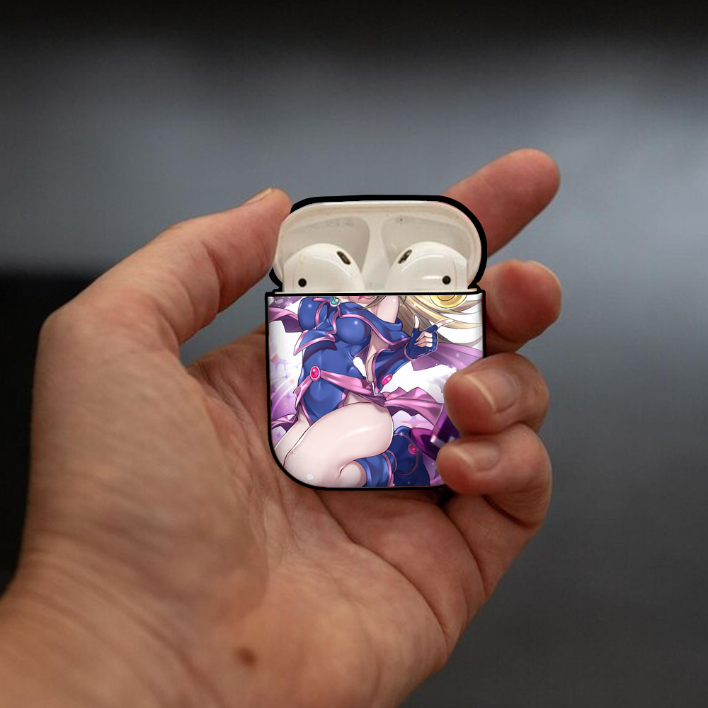 遊☆戯☆王 Yu-Gi-Oh! AirPods 第2世代保護ケース ハードシェル ブラック 耐衝撃・防指紋・カラビナ付き