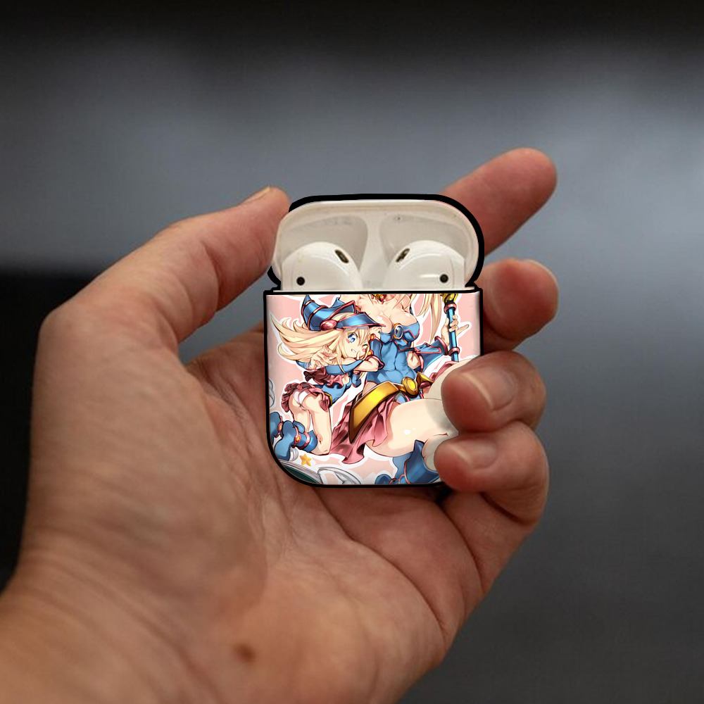 遊☆戯☆王 Yu-Gi-Oh! AirPods 第2世代保護ケース ハードシェル ブラック 耐衝撃・防指紋・カラビナ付き