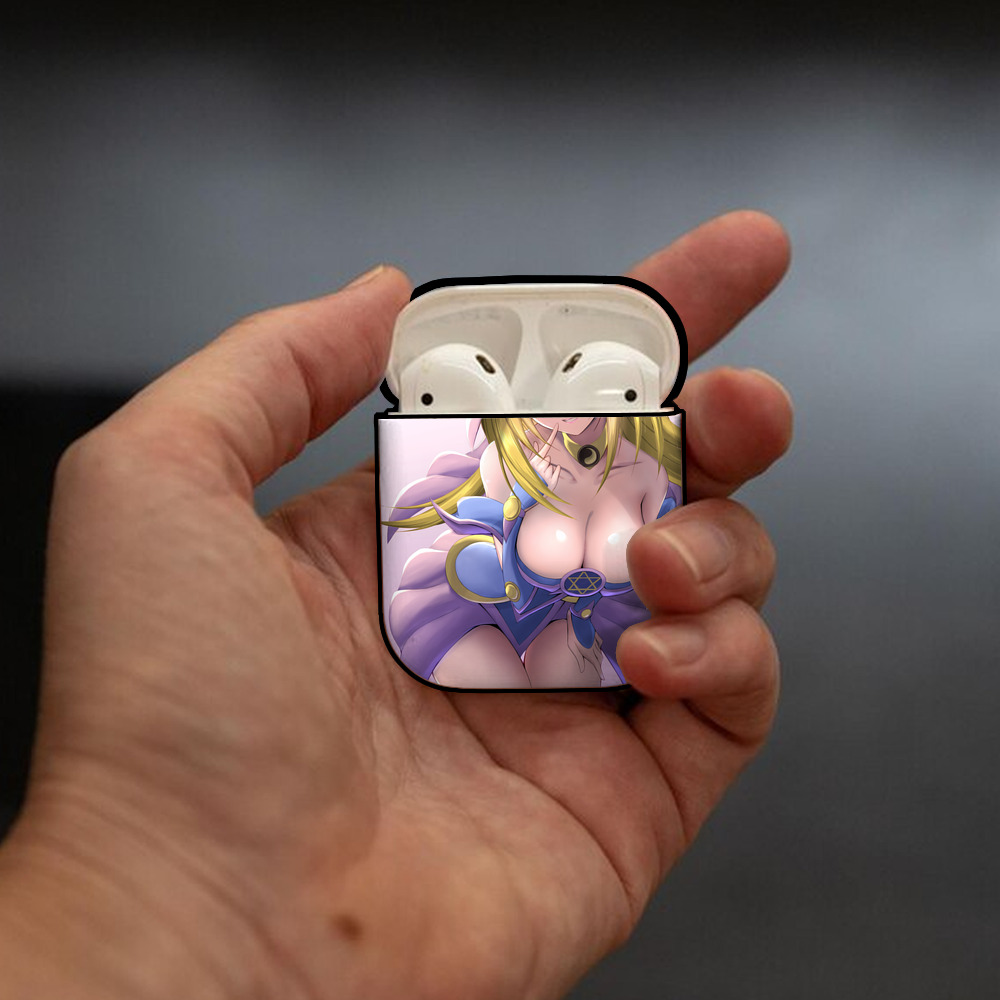 遊☆戯☆王 Yu-Gi-Oh! AirPods 第2世代保護ケース ハードシェル ブラック 耐衝撃・防指紋・カラビナ付き