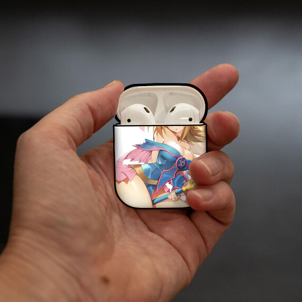 遊☆戯☆王 Yu-Gi-Oh! AirPods 第2世代保護ケース ハードシェル ブラック 耐衝撃・防指紋・カラビナ付き