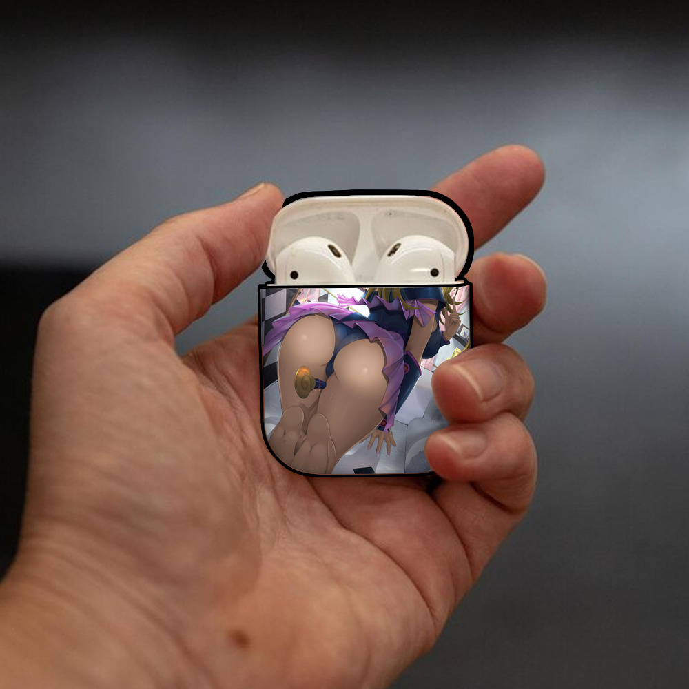 遊☆戯☆王 Yu-Gi-Oh! AirPods 第2世代保護ケース ハードシェル ブラック 耐衝撃・防指紋・カラビナ付き