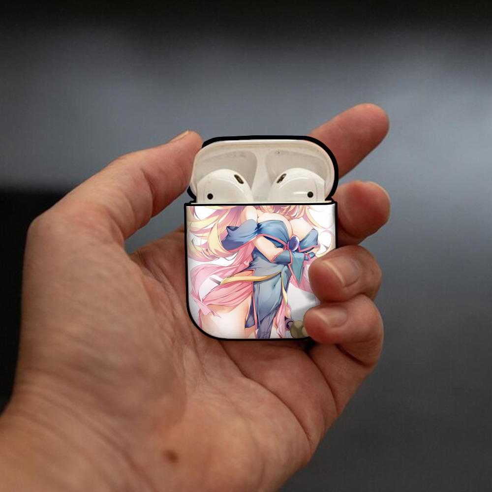 遊☆戯☆王 Yu-Gi-Oh! AirPods 第2世代保護ケース ハードシェル ブラック 耐衝撃・防指紋・カラビナ付き