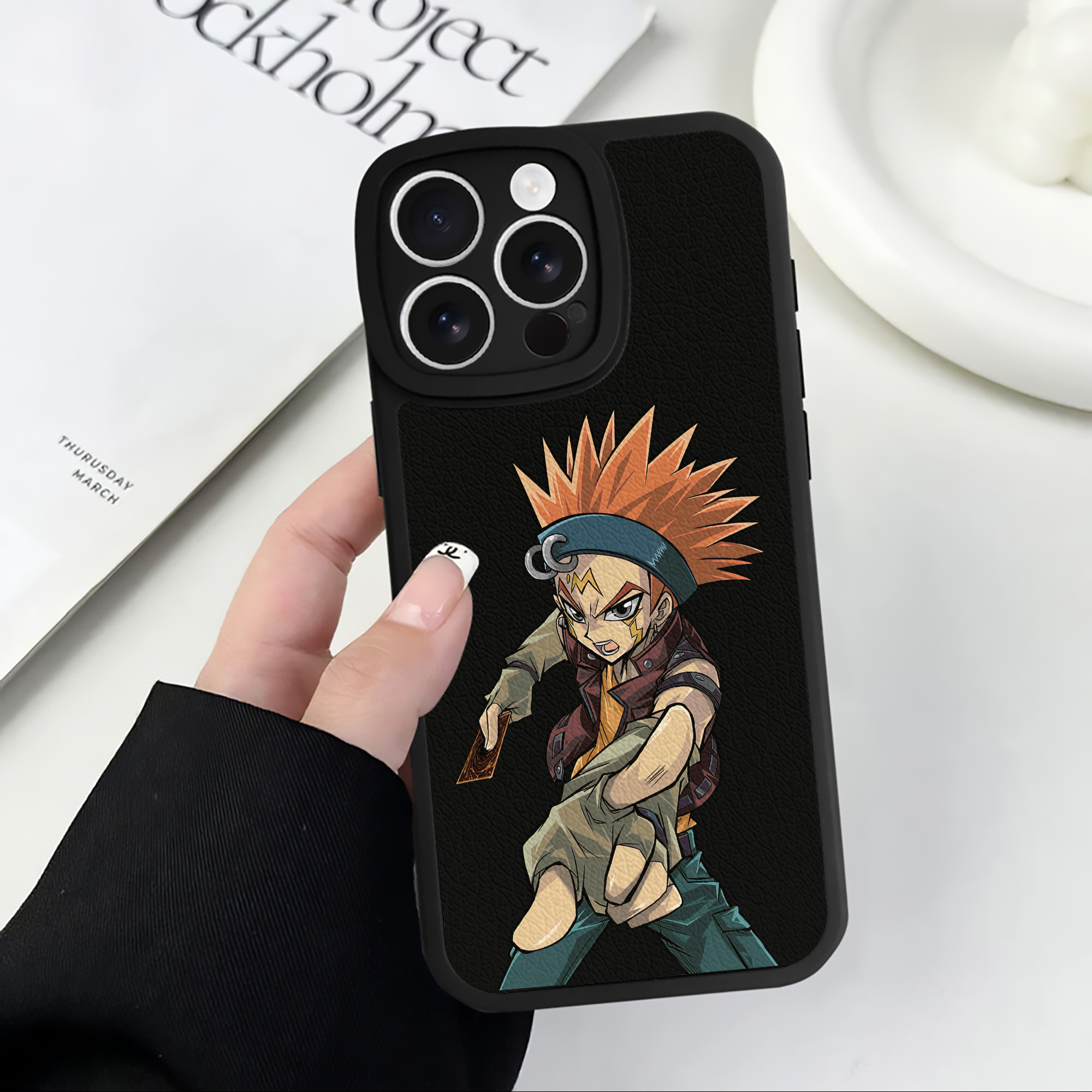 遊☆戯☆王 Yu-Gi-Oh! 【iPhone 16シリーズ対応】シリコンスマホケース（レザー調） 材質：シリコン