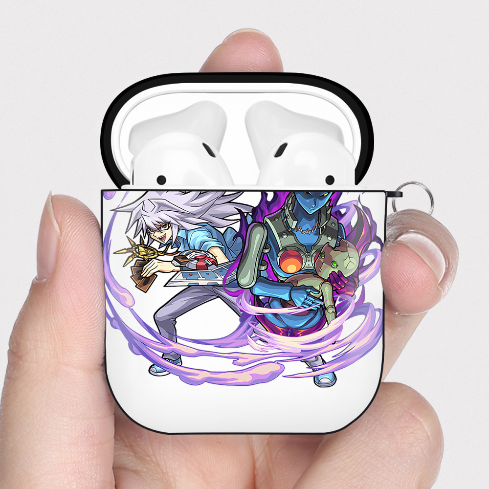 （画像用） 遊☆戯☆王 Yu-Gi-Oh! AirPods 第2世代保護ケース ハードシェル ブラック 耐衝撃・防指紋・カラビナ付き