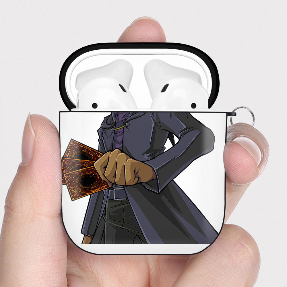 （画像用） 遊☆戯☆王 Yu-Gi-Oh! AirPods 第2世代保護ケース ハードシェル ブラック 耐衝撃・防指紋・カラビナ付き
