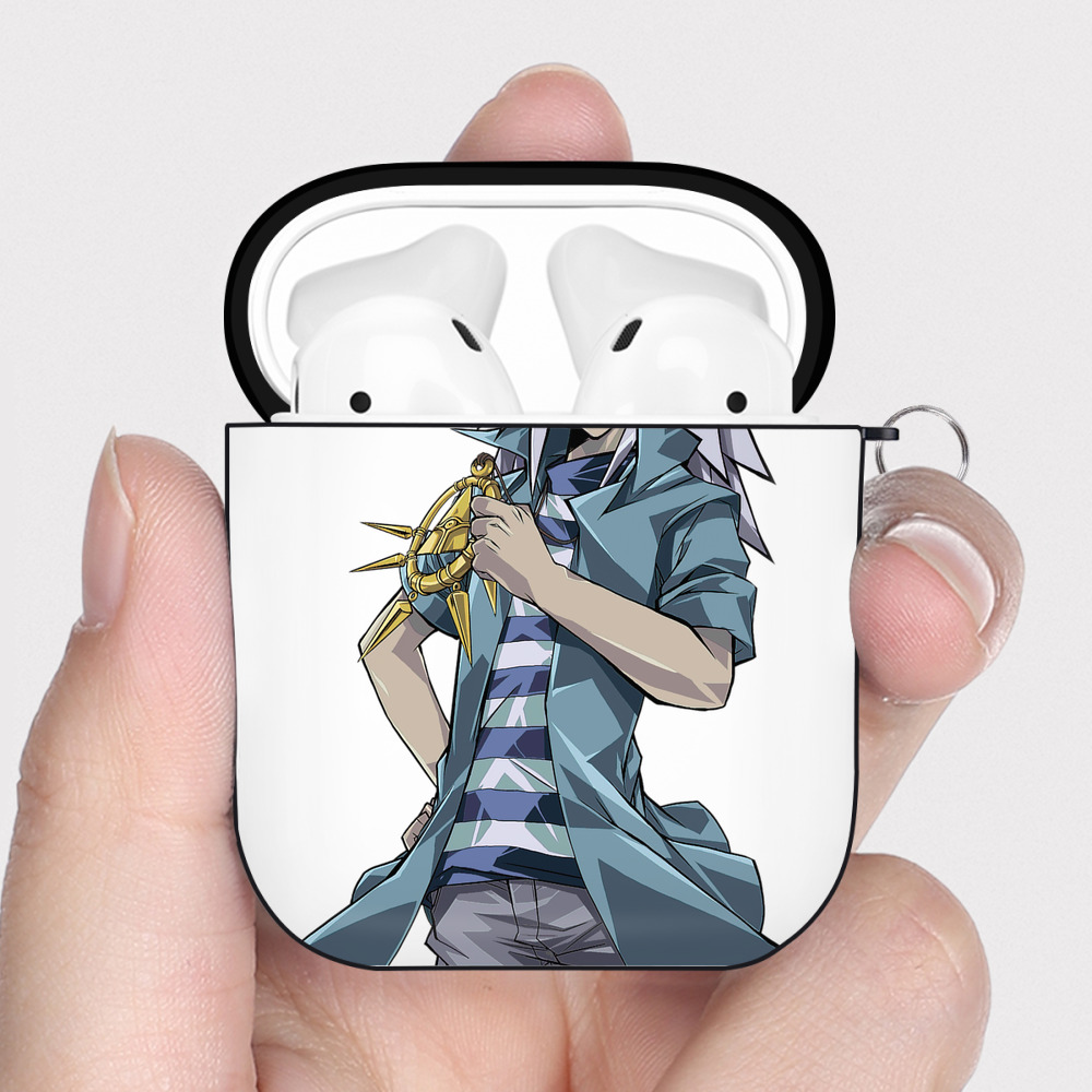 （画像用） 遊☆戯☆王 Yu-Gi-Oh! AirPods 第2世代保護ケース ハードシェル ブラック 耐衝撃・防指紋・カラビナ付き