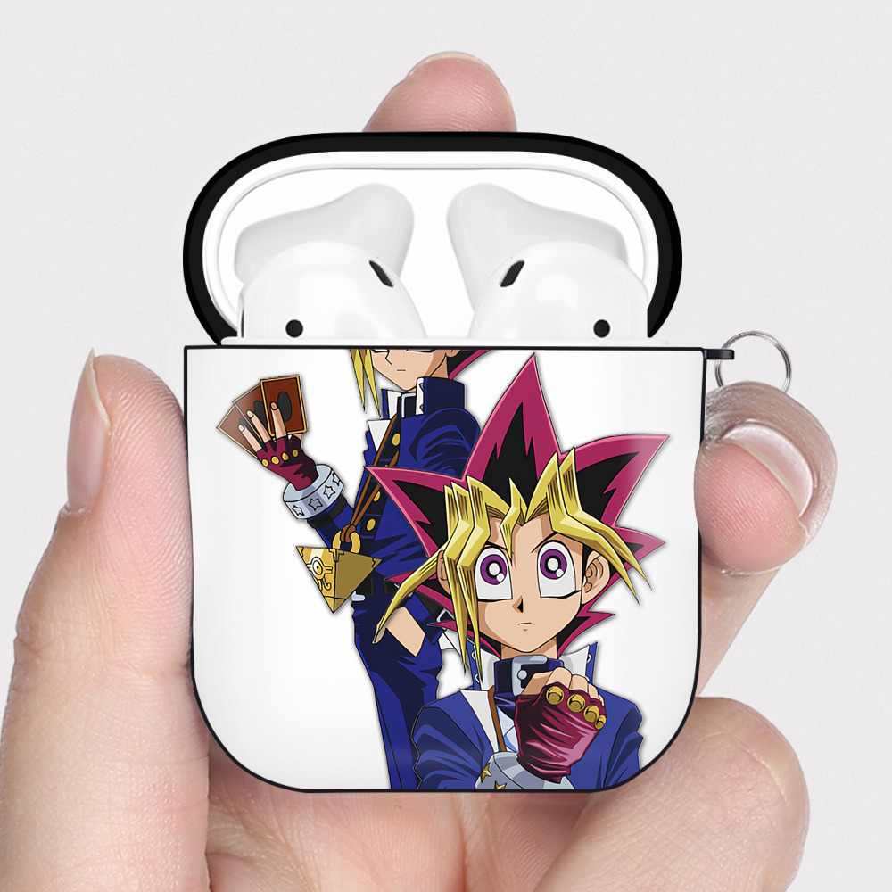 （画像用） 遊☆戯☆王 Yu-Gi-Oh! AirPods 第2世代保護ケース ハードシェル ブラック 耐衝撃・防指紋・カラビナ付き