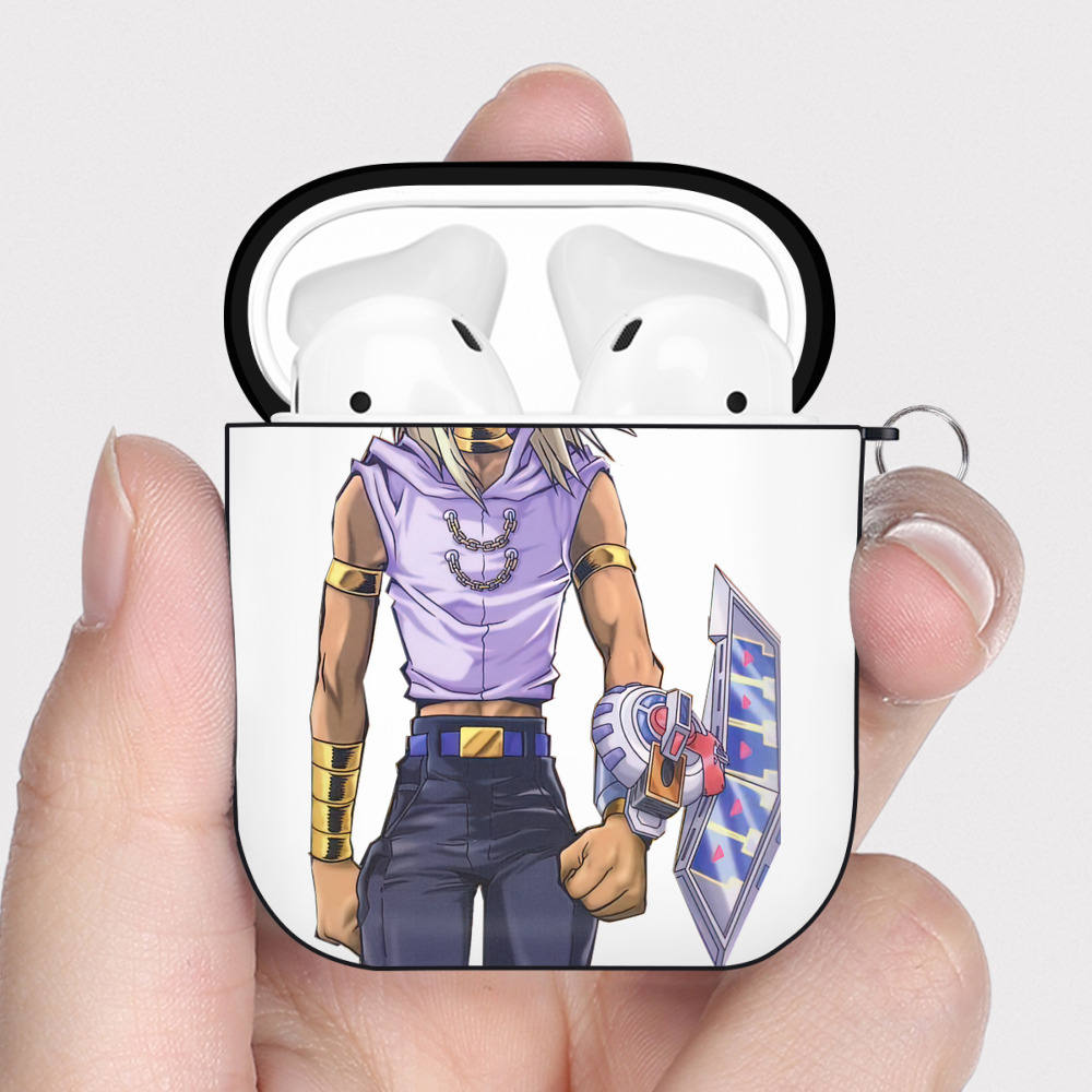 （画像用） 遊☆戯☆王 Yu-Gi-Oh! AirPods 第2世代保護ケース ハードシェル ブラック 耐衝撃・防指紋・カラビナ付き