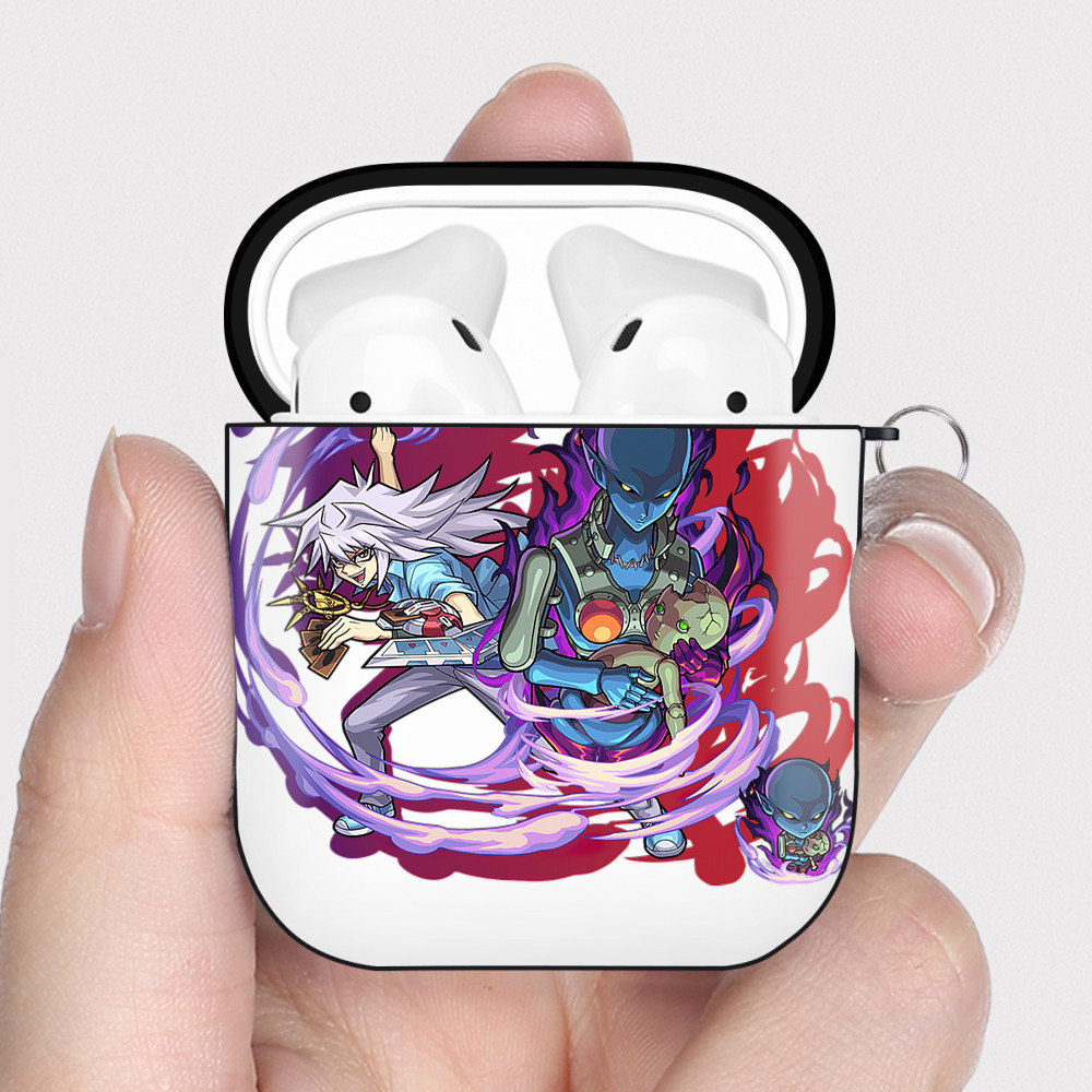 （画像用） 遊☆戯☆王 Yu-Gi-Oh! AirPods 第2世代保護ケース ハードシェル ブラック 耐衝撃・防指紋・カラビナ付き