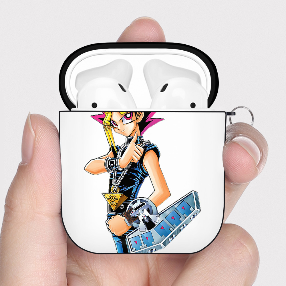 （画像用） 遊☆戯☆王 Yu-Gi-Oh! AirPods 第2世代保護ケース ハードシェル ブラック 耐衝撃・防指紋・カラビナ付き