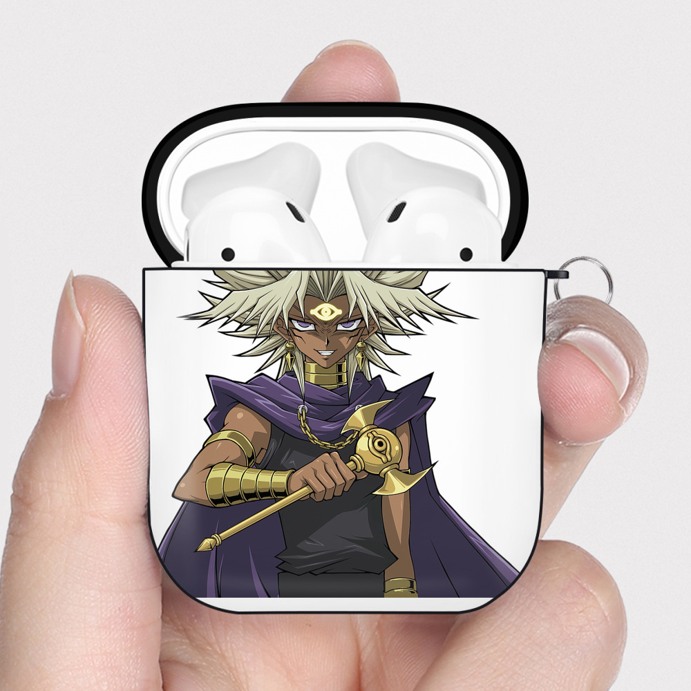 （画像用） 遊☆戯☆王 Yu-Gi-Oh! AirPods 第2世代保護ケース ハードシェル ブラック 耐衝撃・防指紋・カラビナ付き