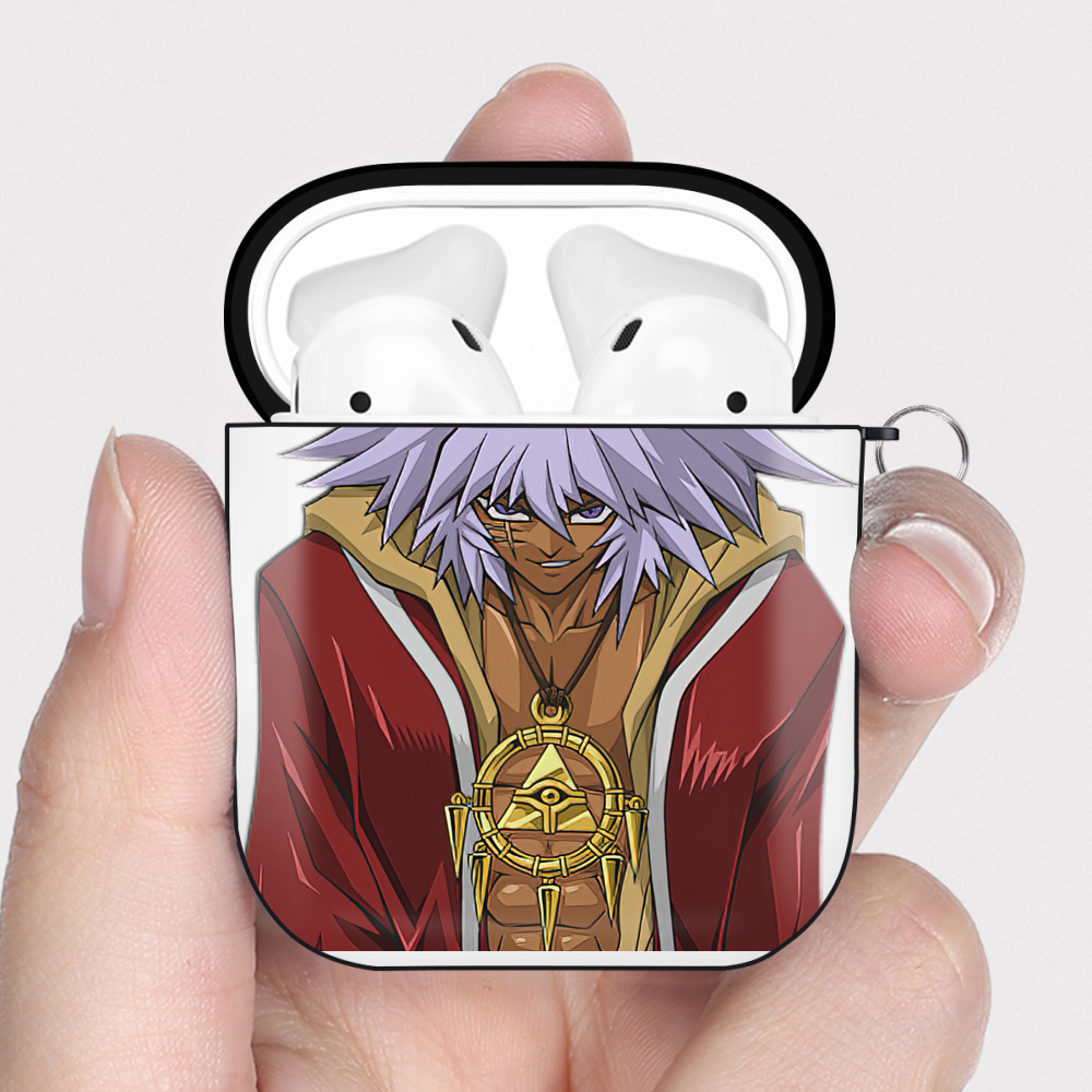 （画像用） 遊☆戯☆王 Yu-Gi-Oh! AirPods 第2世代保護ケース ハードシェル ブラック 耐衝撃・防指紋・カラビナ付き
