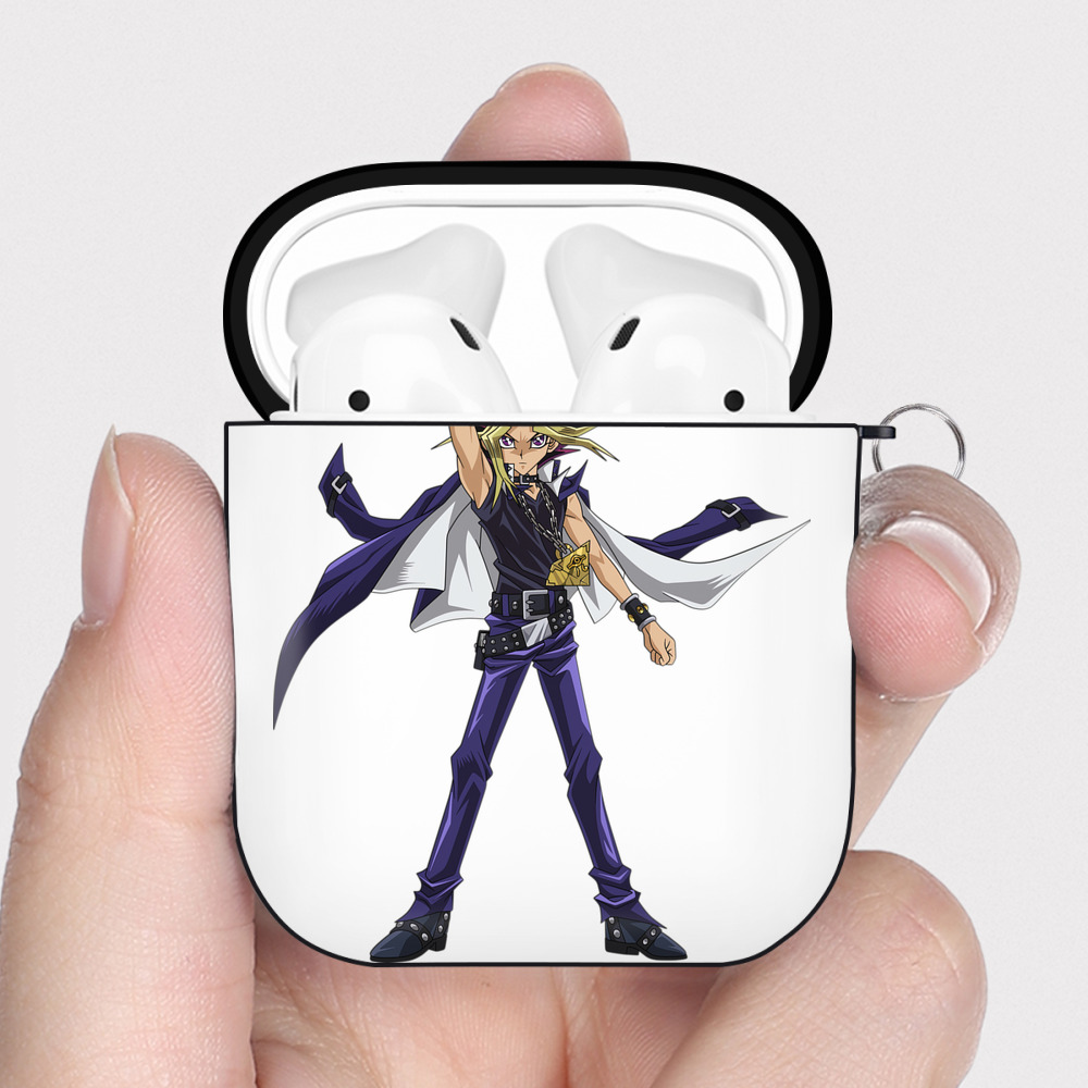 （画像用） 遊☆戯☆王 Yu-Gi-Oh! AirPods 第2世代保護ケース ハードシェル ブラック 耐衝撃・防指紋・カラビナ付き