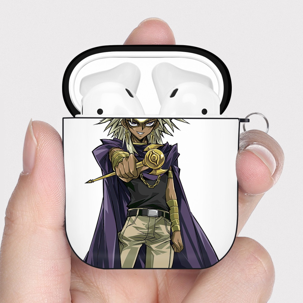 （画像用） 遊☆戯☆王 Yu-Gi-Oh! AirPods 第2世代保護ケース ハードシェル ブラック 耐衝撃・防指紋・カラビナ付き