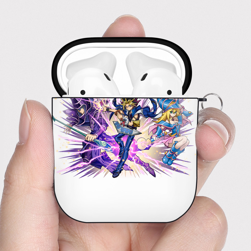 （画像用） 遊☆戯☆王 Yu-Gi-Oh! AirPods 第2世代保護ケース ハードシェル ブラック 耐衝撃・防指紋・カラビナ付き