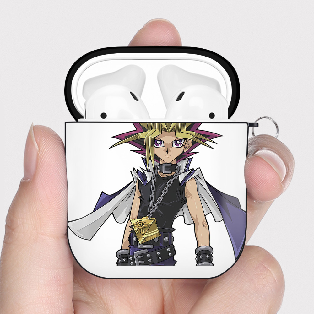 （画像用） 遊☆戯☆王 Yu-Gi-Oh! AirPods 第2世代保護ケース ハードシェル ブラック 耐衝撃・防指紋・カラビナ付き