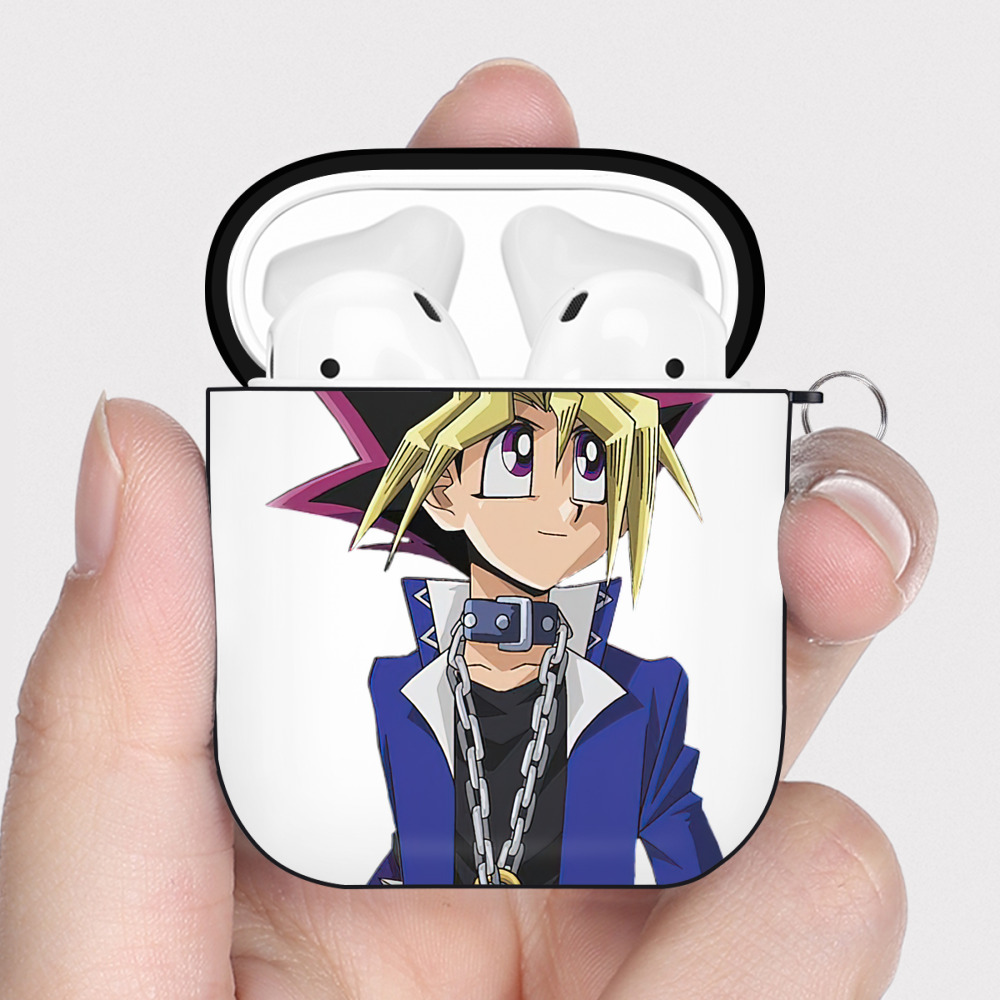 （画像用） 遊☆戯☆王 Yu-Gi-Oh! AirPods 第2世代保護ケース ハードシェル ブラック 耐衝撃・防指紋・カラビナ付き