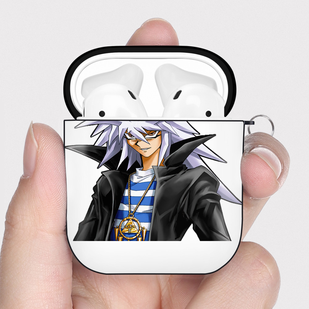（画像用） 遊☆戯☆王 Yu-Gi-Oh! AirPods 第2世代保護ケース ハードシェル ブラック 耐衝撃・防指紋・カラビナ付き