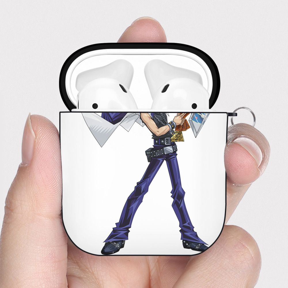 （画像用） 遊☆戯☆王 Yu-Gi-Oh! AirPods 第2世代保護ケース ハードシェル ブラック 耐衝撃・防指紋・カラビナ付き