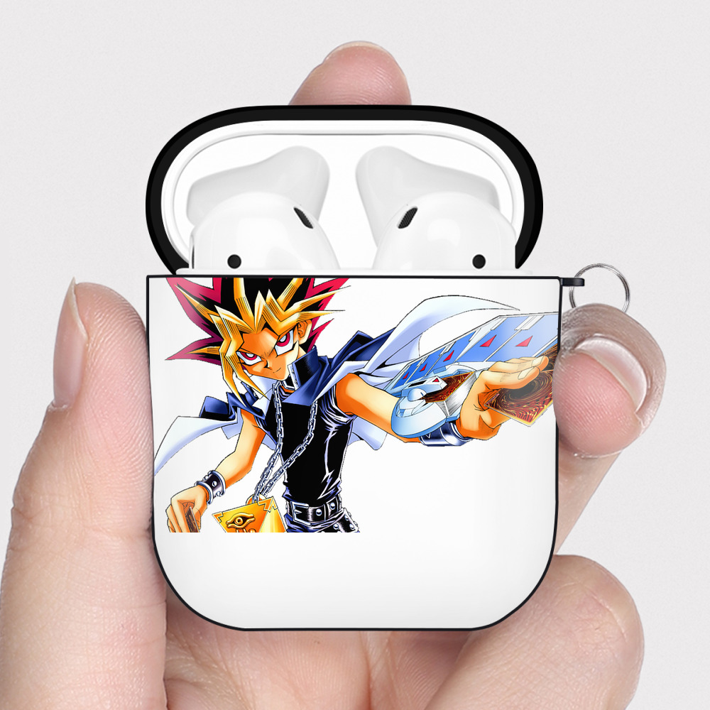 （画像用） 遊☆戯☆王 Yu-Gi-Oh! AirPods 第2世代保護ケース ハードシェル ブラック 耐衝撃・防指紋・カラビナ付き