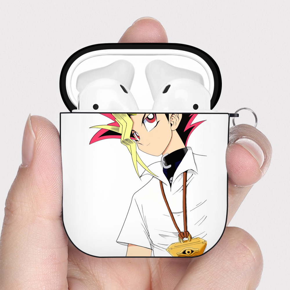 （画像用） 遊☆戯☆王 Yu-Gi-Oh! AirPods 第2世代保護ケース ハードシェル ブラック 耐衝撃・防指紋・カラビナ付き
