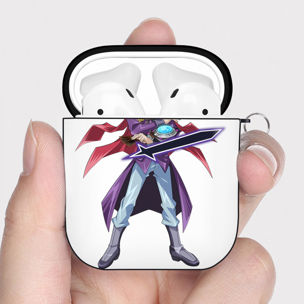 （画像用） 遊☆戯☆王 Yu-Gi-Oh! AirPods 第2世代保護ケース ハードシェル ブラック 耐衝撃・防指紋・カラビナ付き
