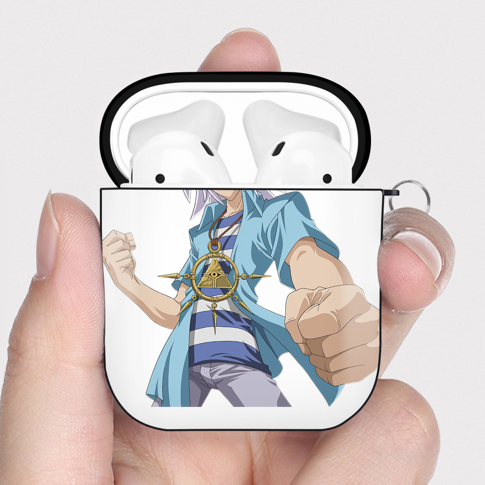 （画像用） 遊☆戯☆王 Yu-Gi-Oh! AirPods 第2世代保護ケース ハードシェル ブラック 耐衝撃・防指紋・カラビナ付き