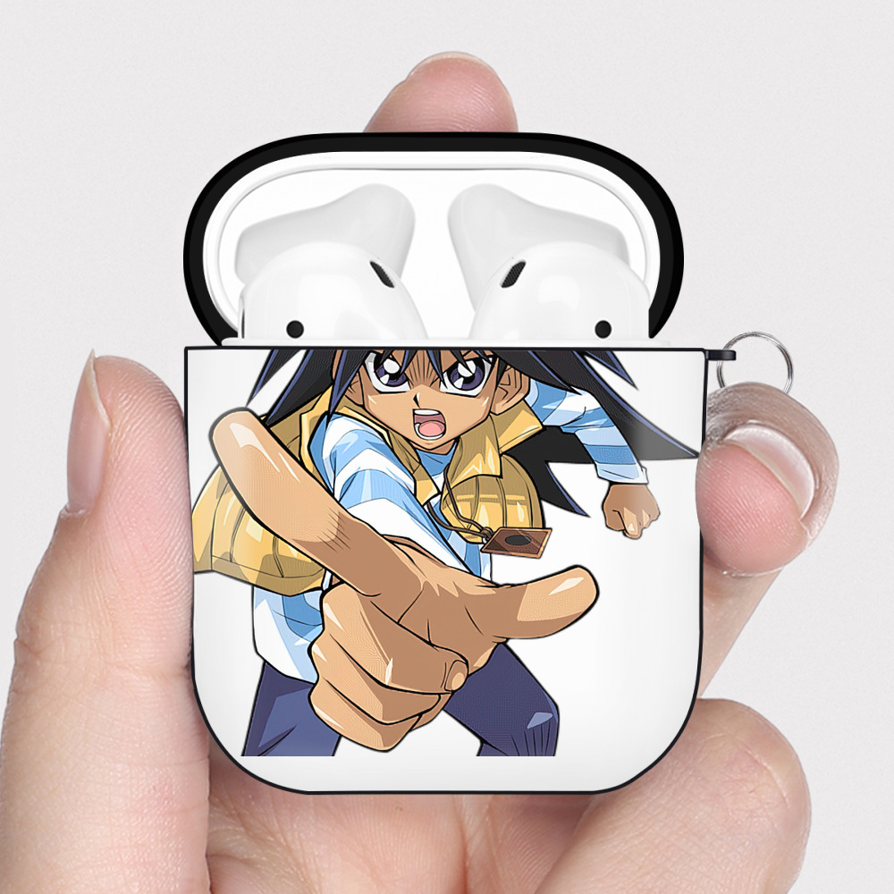 （画像用） 遊☆戯☆王 Yu-Gi-Oh! AirPods 第2世代保護ケース ハードシェル ブラック 耐衝撃・防指紋・カラビナ付き