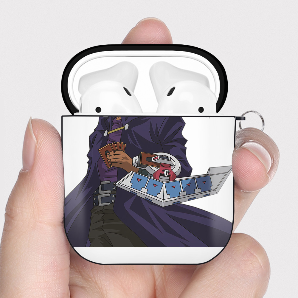 （画像用） 遊☆戯☆王 Yu-Gi-Oh! AirPods 第2世代保護ケース ハードシェル ブラック 耐衝撃・防指紋・カラビナ付き
