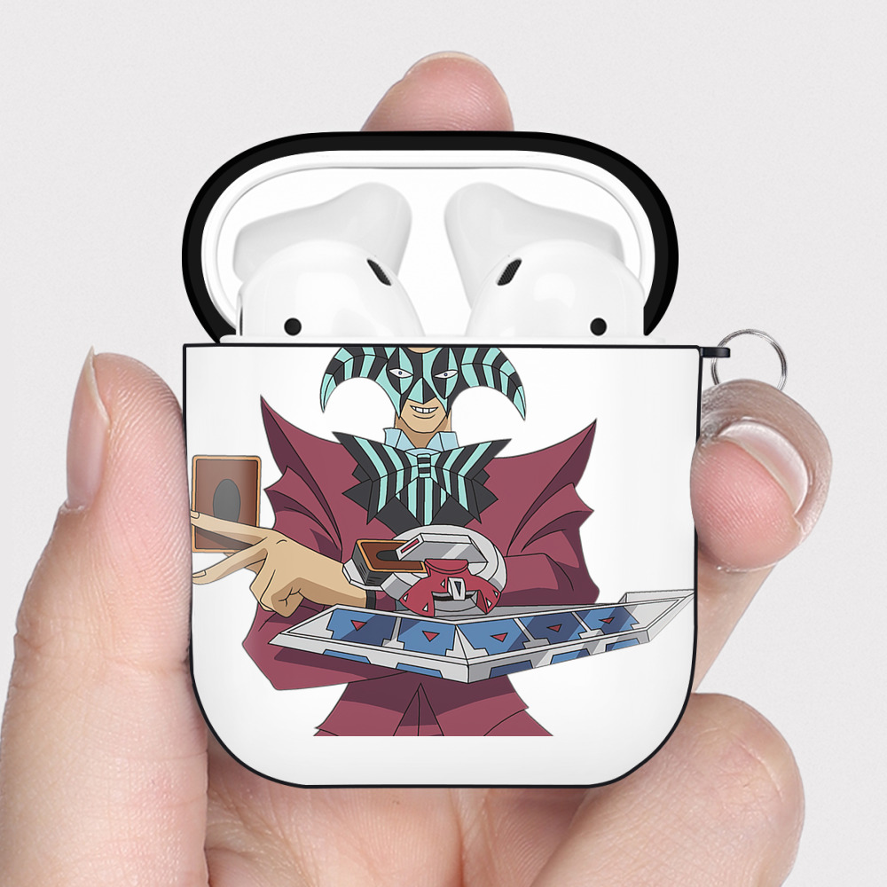 （画像用） 遊☆戯☆王 Yu-Gi-Oh! AirPods 第2世代保護ケース ハードシェル ブラック 耐衝撃・防指紋・カラビナ付き