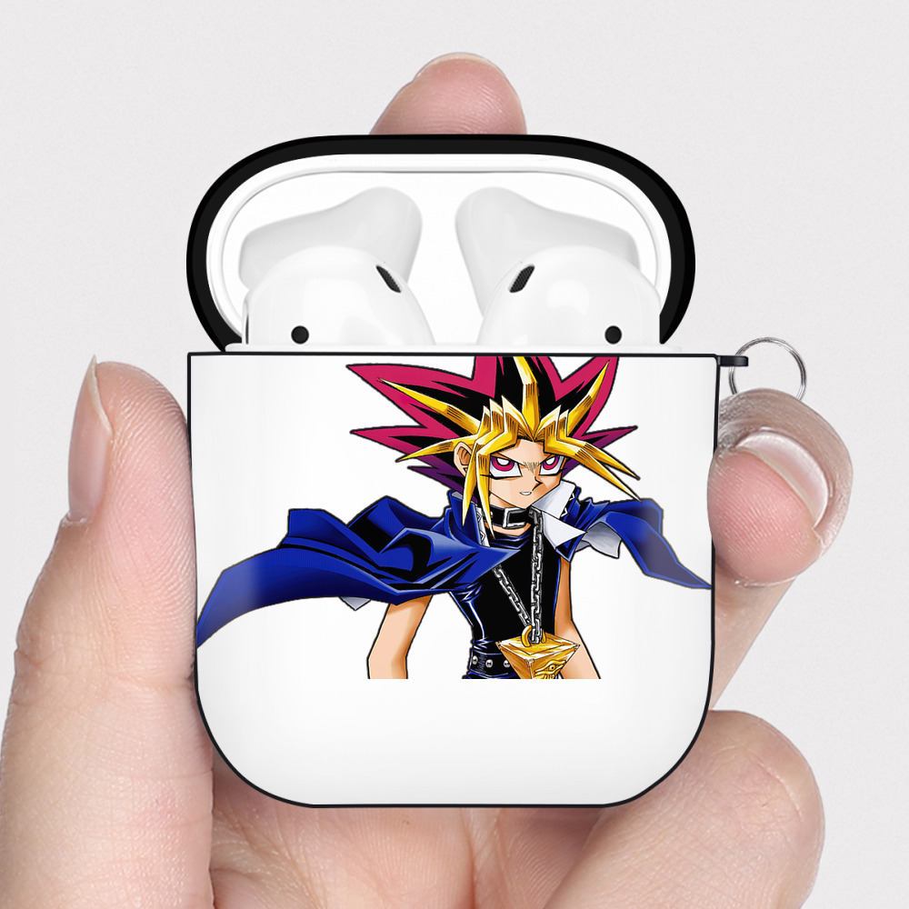 （画像用） 遊☆戯☆王 Yu-Gi-Oh! AirPods 第2世代保護ケース ハードシェル ブラック 耐衝撃・防指紋・カラビナ付き