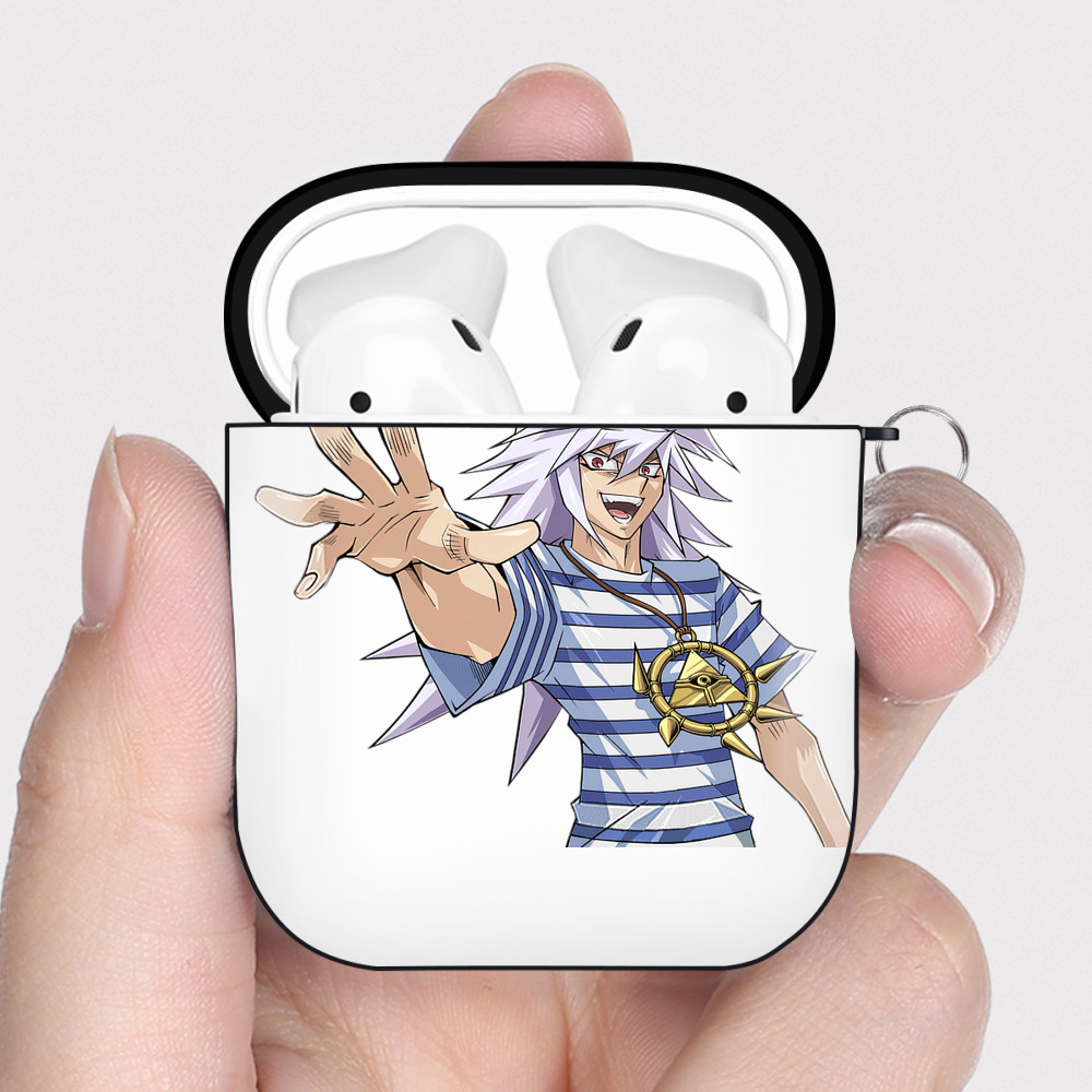（画像用） 遊☆戯☆王 Yu-Gi-Oh! AirPods 第2世代保護ケース ハードシェル ブラック 耐衝撃・防指紋・カラビナ付き