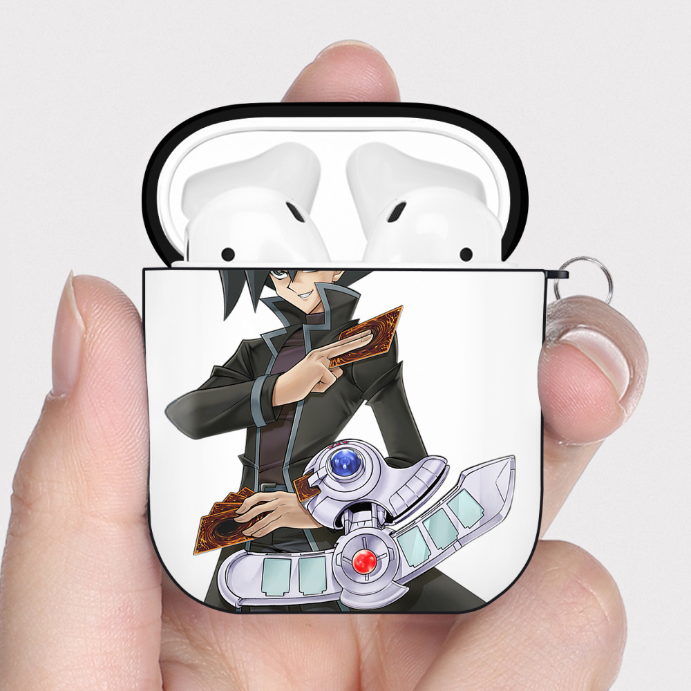 （画像用） 遊☆戯☆王 Yu-Gi-Oh! AirPods 第2世代保護ケース ハードシェル ブラック 耐衝撃・防指紋・カラビナ付き