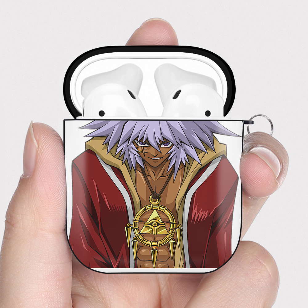 （画像用） 遊☆戯☆王 Yu-Gi-Oh! AirPods 第2世代保護ケース ハードシェル ブラック 耐衝撃・防指紋・カラビナ付き