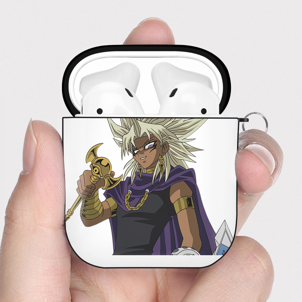 （画像用） 遊☆戯☆王 Yu-Gi-Oh! AirPods 第2世代保護ケース ハードシェル ブラック 耐衝撃・防指紋・カラビナ付き