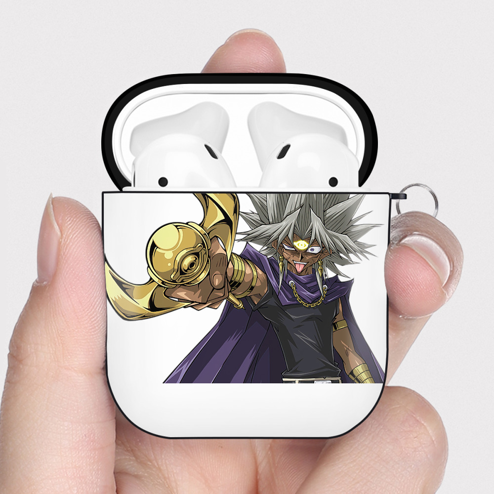 （画像用） 遊☆戯☆王 Yu-Gi-Oh! AirPods 第2世代保護ケース ハードシェル ブラック 耐衝撃・防指紋・カラビナ付き