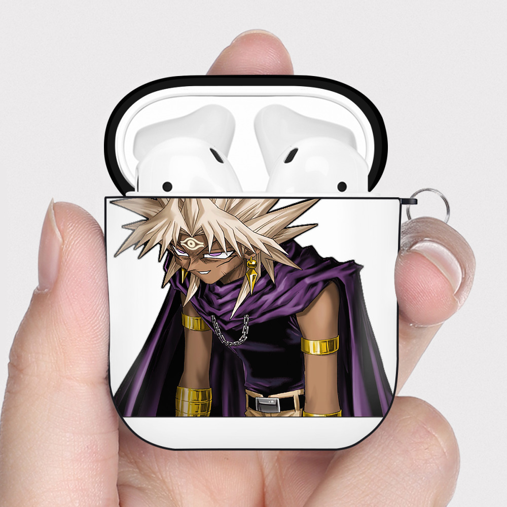 （画像用） 遊☆戯☆王 Yu-Gi-Oh! AirPods 第2世代保護ケース ハードシェル ブラック 耐衝撃・防指紋・カラビナ付き