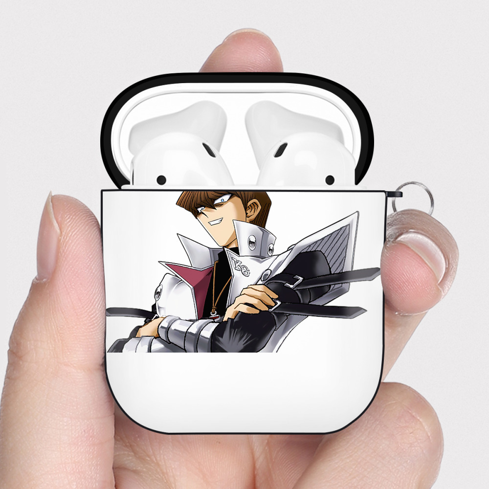 （画像用） 遊☆戯☆王 Yu-Gi-Oh! AirPods 第2世代保護ケース ハードシェル ブラック 耐衝撃・防指紋・カラビナ付き