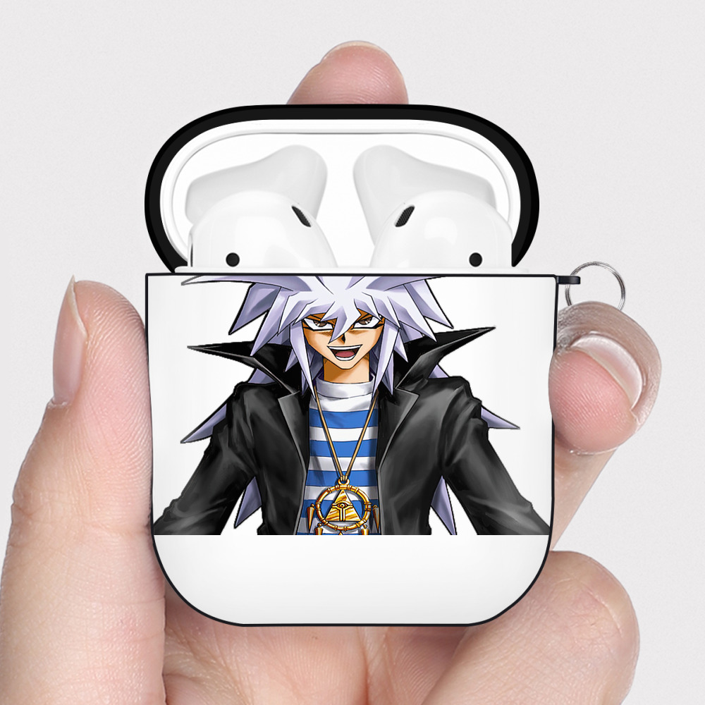 （画像用） 遊☆戯☆王 Yu-Gi-Oh! AirPods 第2世代保護ケース ハードシェル ブラック 耐衝撃・防指紋・カラビナ付き