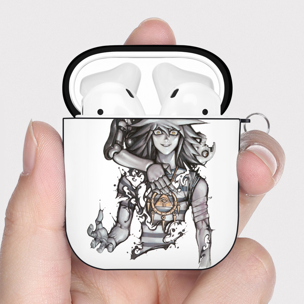 （画像用） 遊☆戯☆王 Yu-Gi-Oh! AirPods 第2世代保護ケース ハードシェル ブラック 耐衝撃・防指紋・カラビナ付き