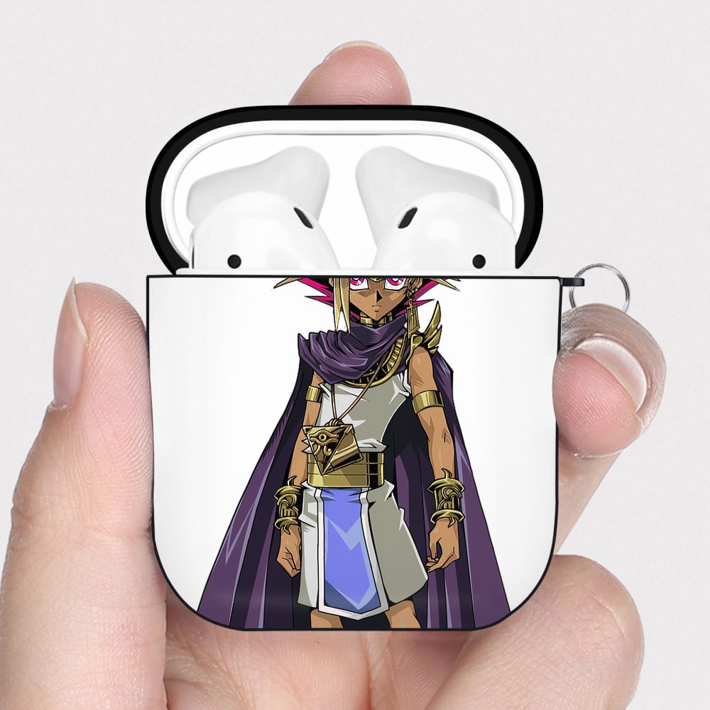 （画像用） 遊☆戯☆王 Yu-Gi-Oh! AirPods 第2世代保護ケース ハードシェル ブラック 耐衝撃・防指紋・カラビナ付き