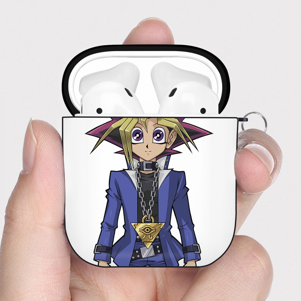 （画像用） 遊☆戯☆王 Yu-Gi-Oh! AirPods 第2世代保護ケース ハードシェル ブラック 耐衝撃・防指紋・カラビナ付き