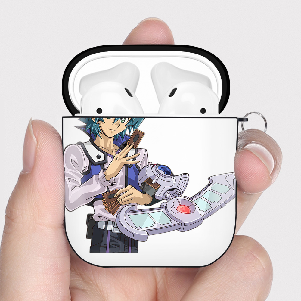 （画像用） 遊☆戯☆王 Yu-Gi-Oh! AirPods 第2世代保護ケース ハードシェル ブラック 耐衝撃・防指紋・カラビナ付き