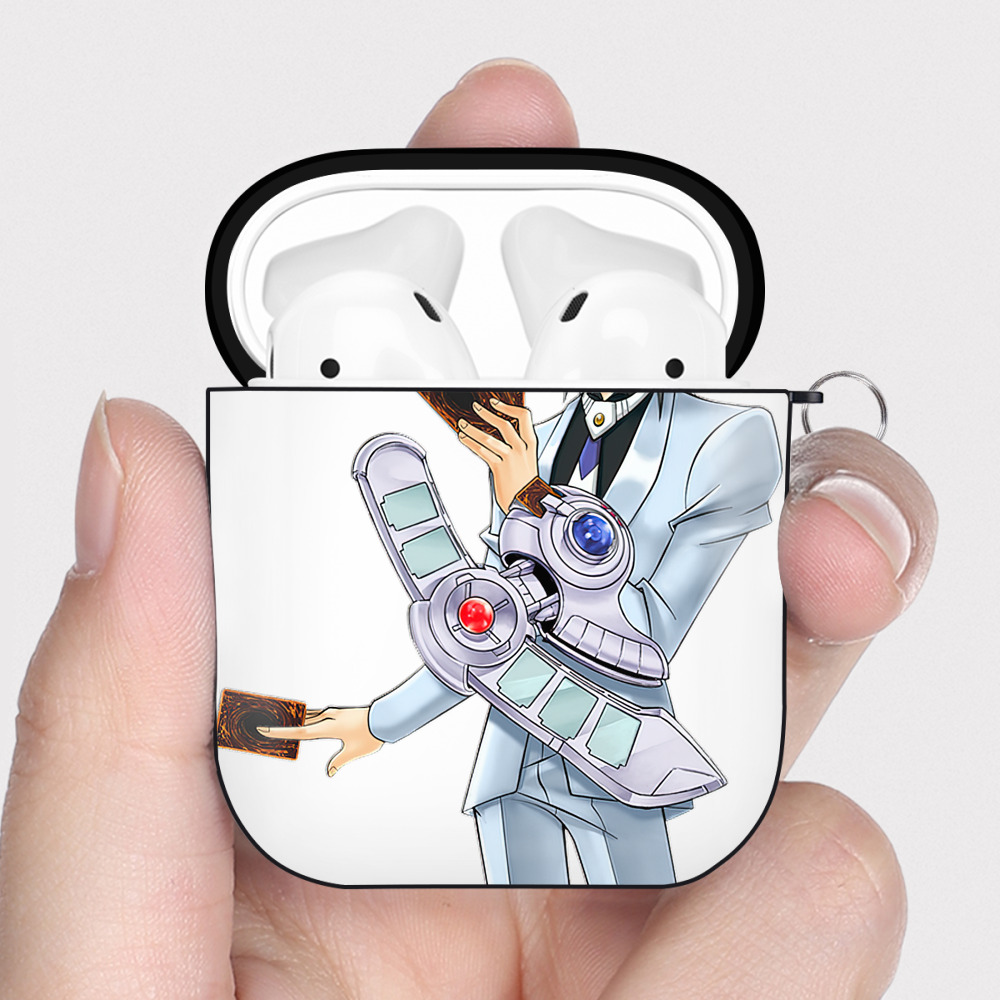 （画像用） 遊☆戯☆王 Yu-Gi-Oh! AirPods 第2世代保護ケース ハードシェル ブラック 耐衝撃・防指紋・カラビナ付き